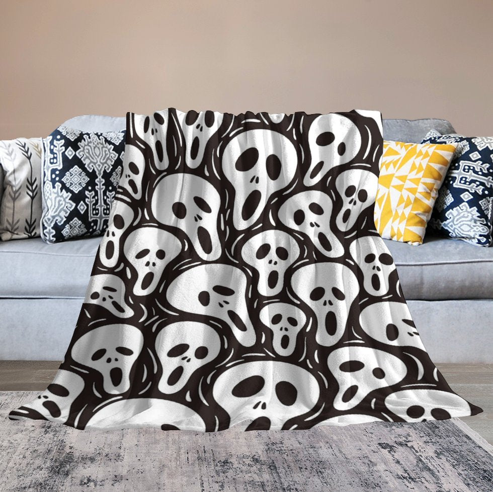 Aperturee - White Screaming Ghost Halloween Custom Name Blanket