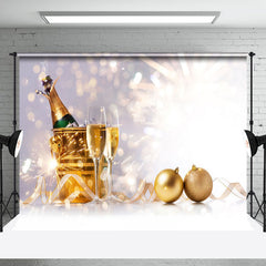 Aperturee - Aperturee Beer Ribbon Golden Ball Simple Christmas Backdrop