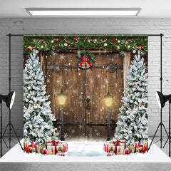 Aperturee - Aperturee Xmas Tree Retro Wooden Door Snowy Christmas Backdrop