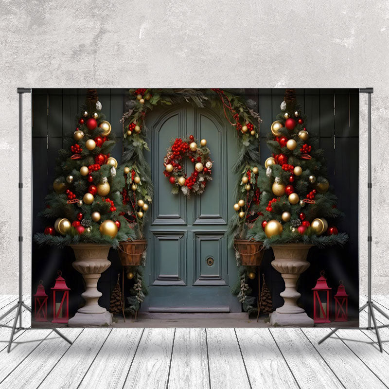 Aperturee - Aperturee Retro Blue Door Trees Celebrates Christmas Backdrop