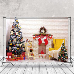 Aperturee - Aperturee White Brick Wall Fireplace Tree Christmas Backdrop