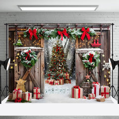 Aperturee - Aperturee Bow Swap Decorated Barn Door Christmas Backdrop