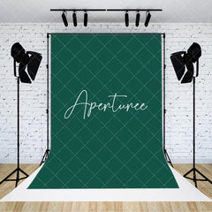 Aperturee - Aperturee Dark Green Solid Color Green Backdrop For Photography