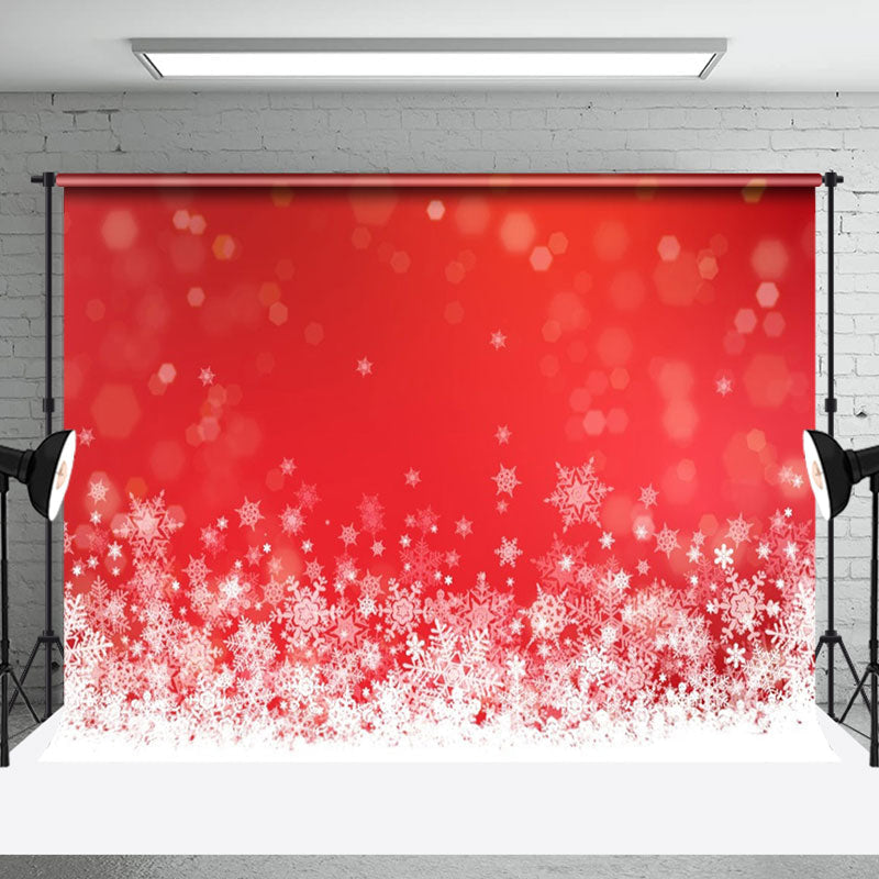 Aperturee - Aperturee Festive Falling Snowflakes On Red Christmas Backdrop