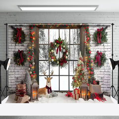 Aperturee - Aperturee Garland Decorated Window Christmas Photo Backdrop