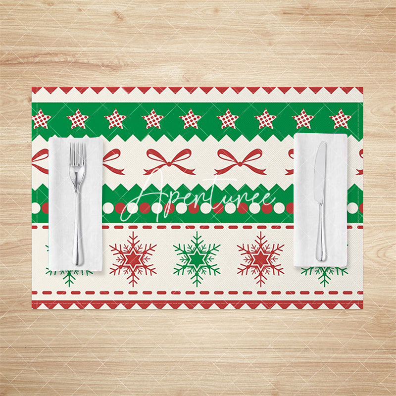 Aperturee - Aperturee Green Red Christmas Snowflake Set Of 4 Placemats