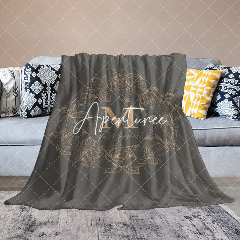 Aperturee - Aperturee Grey Gold Line Wreath Custom Initials Name Blanket