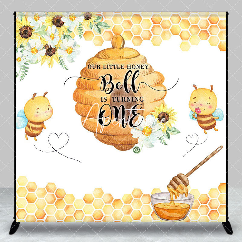 Aperturee - Aperturee Honeycomb Floral Custom Name 1st Birthday Backdrop