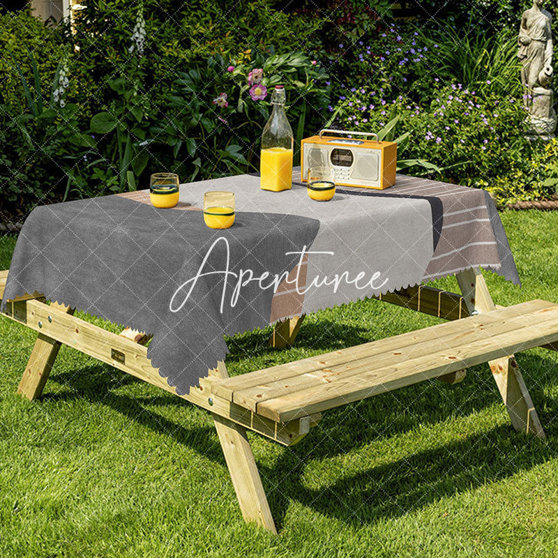 Aperturee - Aperturee Modern Grey Lines Edging Rectangle Tablecloth