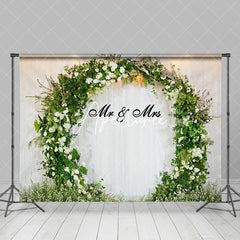 Aperturee - Aperturee Mr. And Mrs. Green Garland Wedding Photo Backdrop