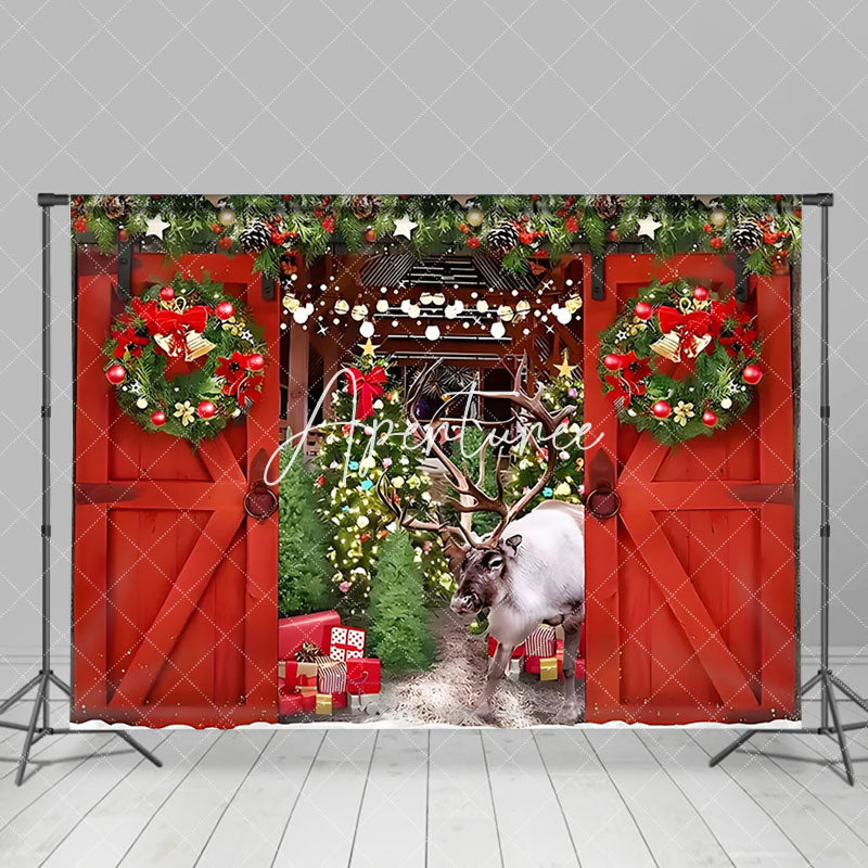 Aperturee - Aperturee Reindeer At The Mahogany Door Christmas Backdrop