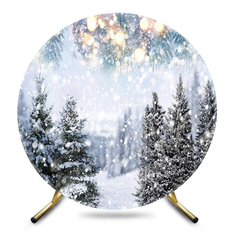 Aperturee - Aperturee Round Snowy Pine Trees Light Bokeh Winter Backdrop