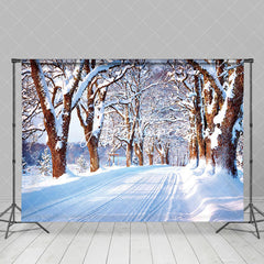 Aperturee - Aperturee Snowy Trunk Natural Forest Scene Winter Backdrop