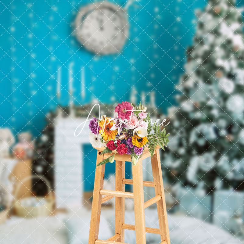 Aperturee - Aperturee Soft White Blue Room Clock Christmas Vibe Backdrop