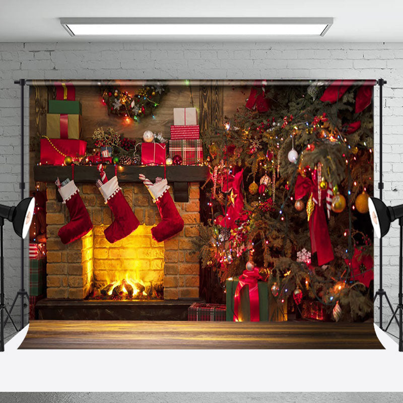 Aperturee - Aperturee Warm Cabin Brick Fireplace Christmas Tree Backdrop