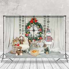 Aperturee - Aperturee White Curtain Christmas Dolls Wreath Photo Backdrop