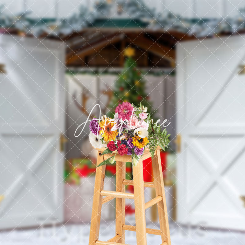 Aperturee - Aperturee White Green Red Door Elk Tree Gift Christmas Backdrop