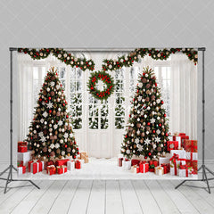 Aperturee - Aperturee Wreath White Window Pine Tree Gifts Christmas Bckdrop