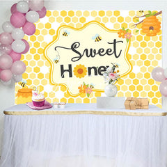 Aperturee - Aperturee Yellow Honeycomb Bee Sweet Honey Birthday Backdrop