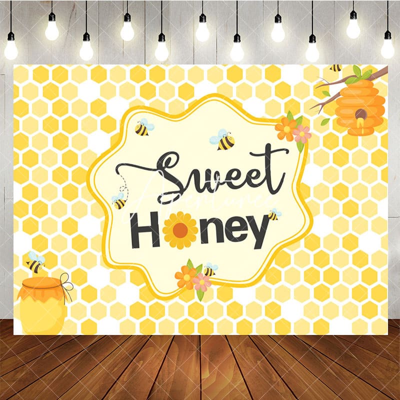 Aperturee - Aperturee Yellow Honeycomb Bee Sweet Honey Birthday Backdrop