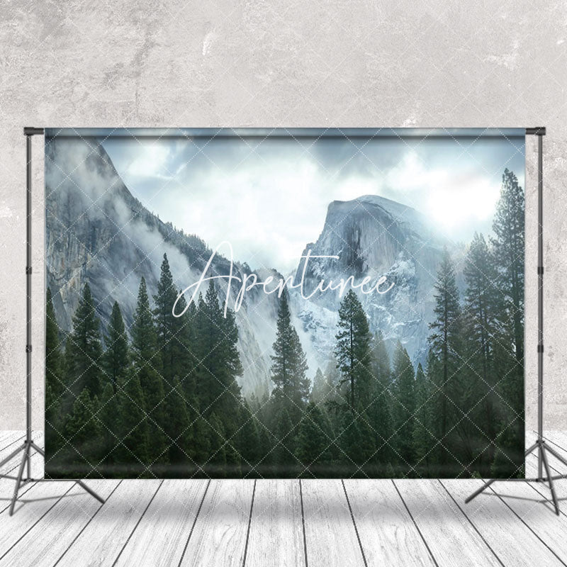 Aperturee - Foggy Steep Mountain Trees Forest Photo Backdrop