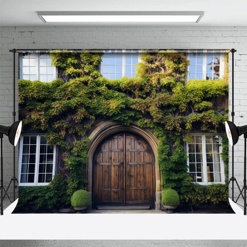 Aperturee - Green Plants Ivy House Windows Door Spring Backdrop