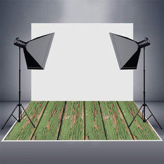 Aperturee - Green Worn Wood Plank Fence Photo Rubber Floor Mat