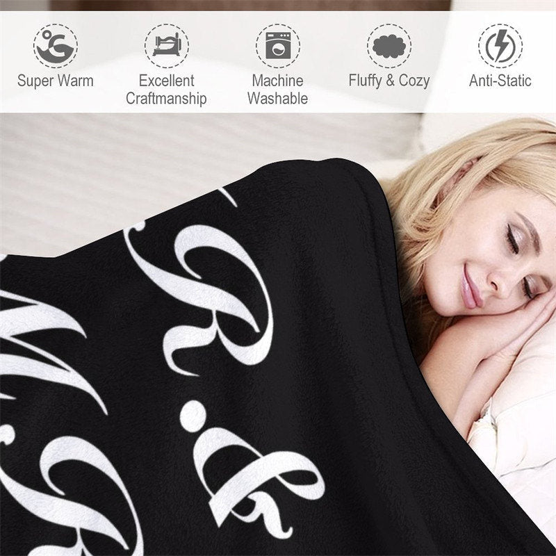 Aperturee - Personalized Name Black Text Simple Snuggly Blanket