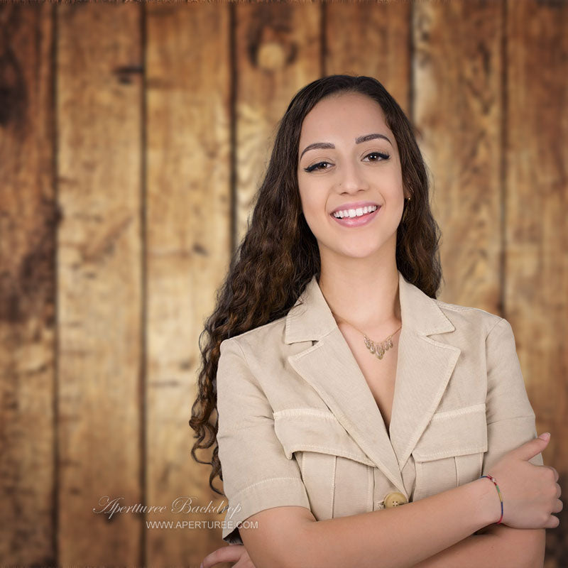 Aperturee - Vintage Old Barn Vertical Stripe Portrait Backdrop