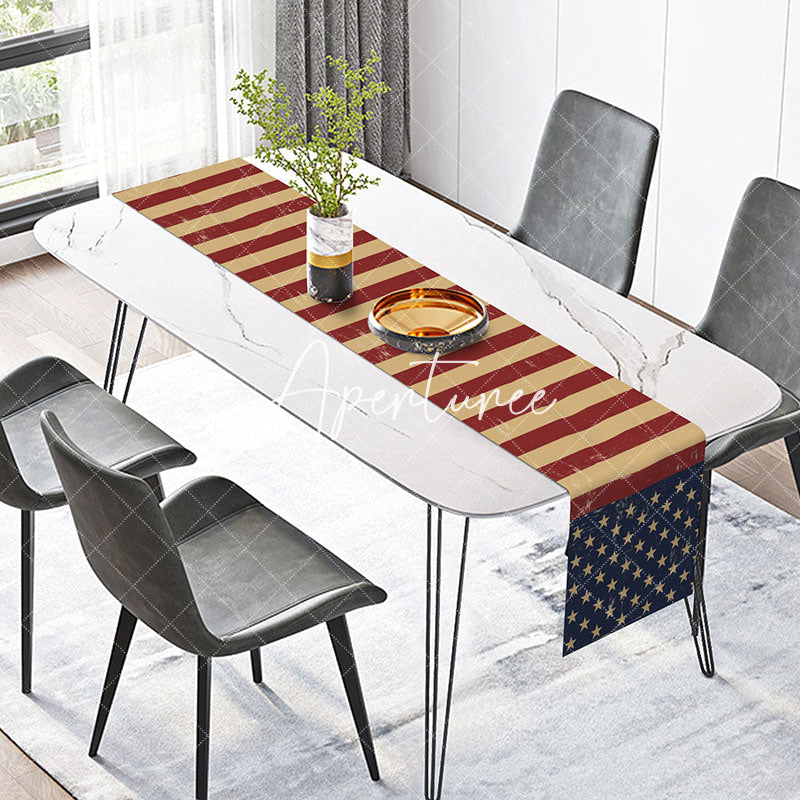 Aperturee - Yellowed Retro USA Flag Independence Table Runner